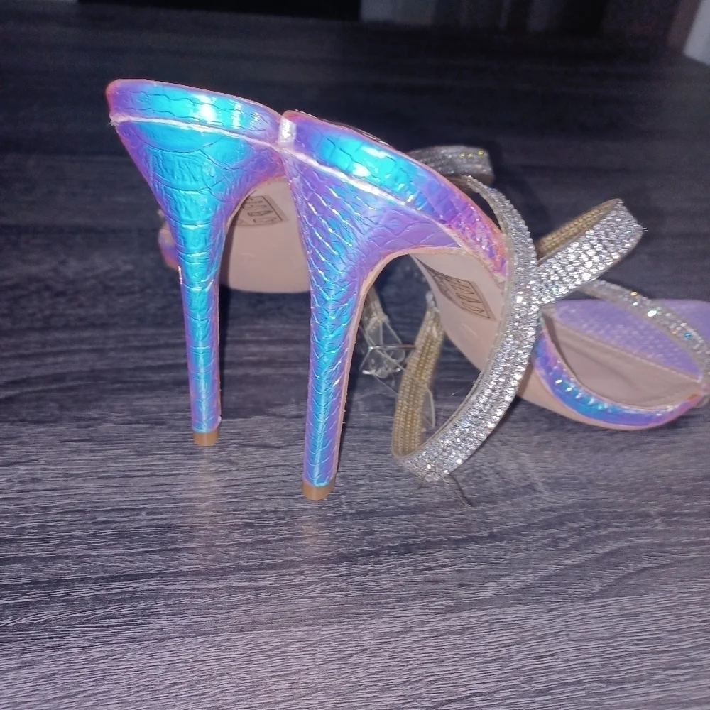 Fashion Nova- Bling and Silver Holographic Heels - W Sz 10 - Picture 7 of 11